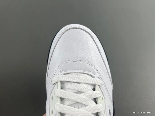 Reps LUCY 5 AIR DD0587-110 'WHITE JORDAN RETRO BLACK' 0807